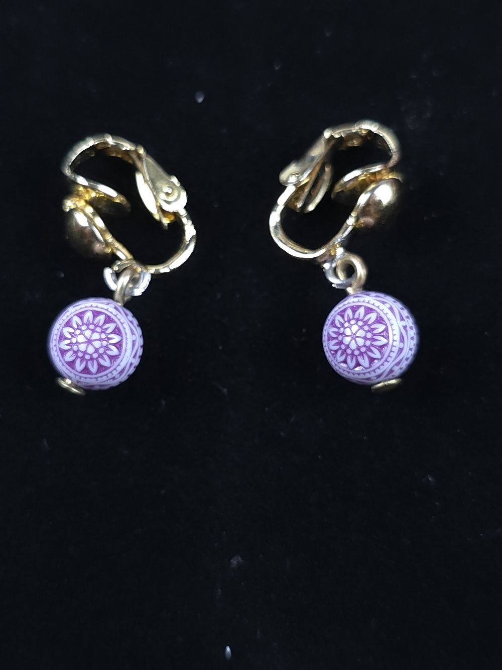 Vintage Purple Bead Dangle Clip On Earrings Gold Tone Floral Pattern